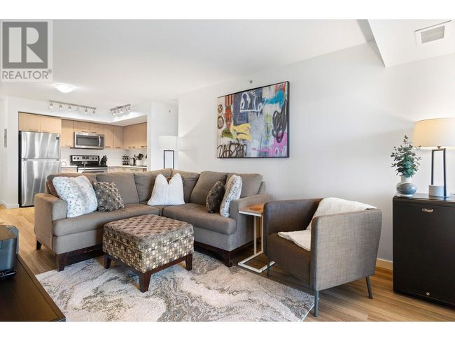 PH2 - 775 Academy Way, Condo with 3 bedrooms, 3 bathrooms and 1 parking in Kelowna BC | Image 7