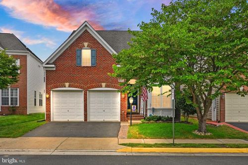 8317 Middle Ruddings Dr, LORTON, VA, 22079-2783 | Card Image