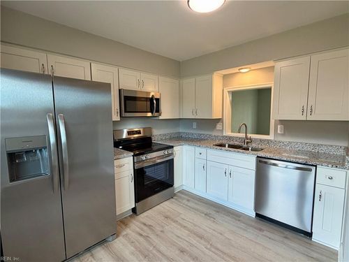 5412 Woburn Ln, Virginia Beach, VA, 23462-1334 | Card Image