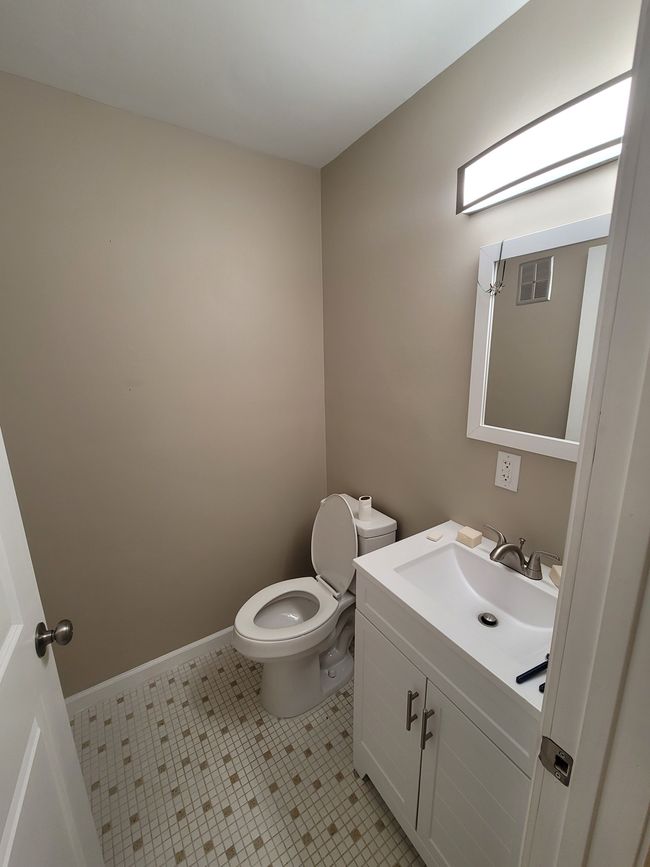 APT-202 - 2419 Riverside Dr, Condo with 2 bedrooms, 2 bathrooms and null parking in Trenton MI | Image 20