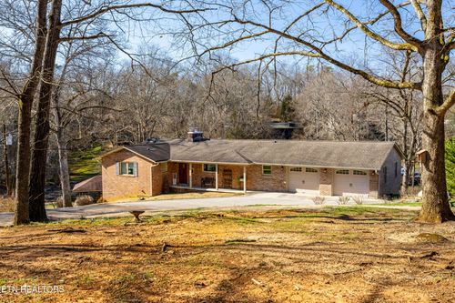 3643 Hood Cir, Louisville, TN, 37777-3319 | Card Image