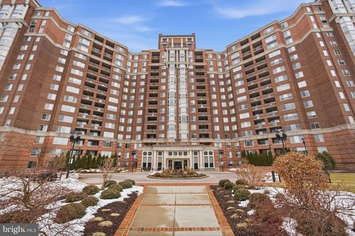 110-5809 Nicholson Ln, ROCKVILLE, MD, 20852-5702 | Card Image