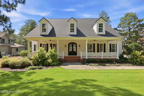 102 Chesterfield Dr, Pinehurst, NC, 28374-8790 | Card Image