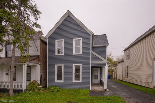 3211 W 90th St, Cleveland, OH, 44102-4807 | Card Image