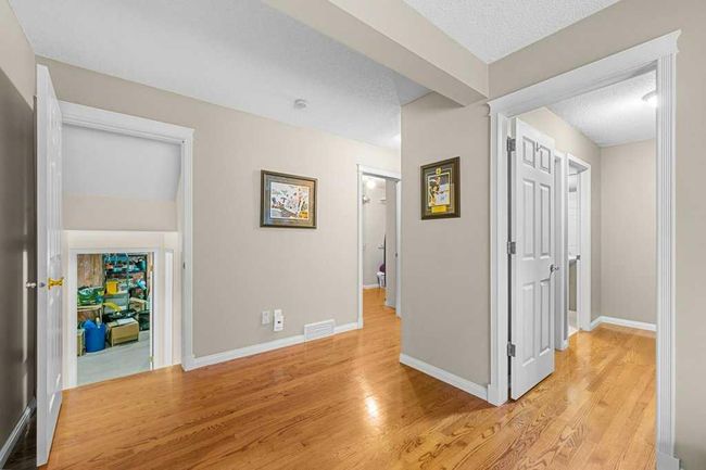 49 Douglasbank Gardens Se, Home with 3 bedrooms, 3 bathrooms and 4 parking in Calgary AB | Image 38