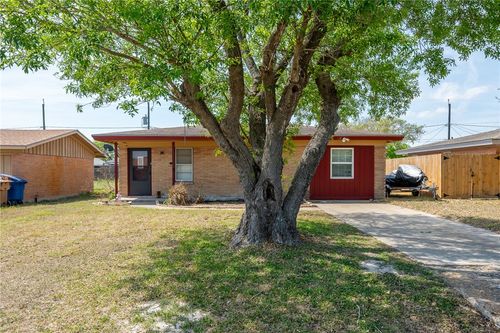 637 Bel Air Dr, Corpus Christi, TX, 78418-4821 | Card Image