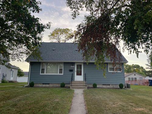 906 15th St S, Benson, MN, 56215-1914 | Card Image