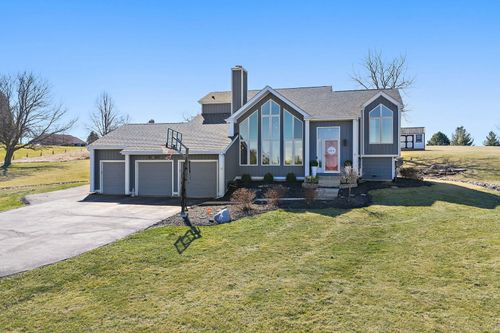 45W169 Hillview Ln, Hampshire, IL, 60140-7525 | Card Image