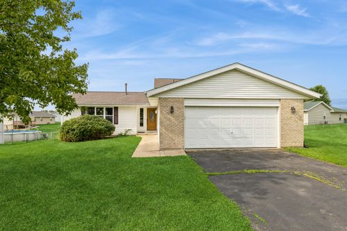 956 Night Owl Ln, Roscoe, IL, 61073-7458 | Card Image