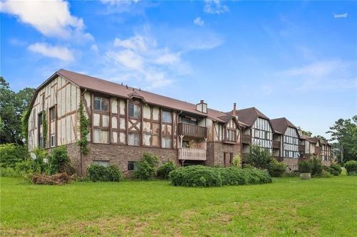 124 Camelot Dr, South Fulton, GA, 30349-6546 | Card Image