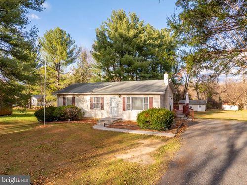 460 Massanutten Dr, EDINBURG, VA, 22824-3027 | Card Image