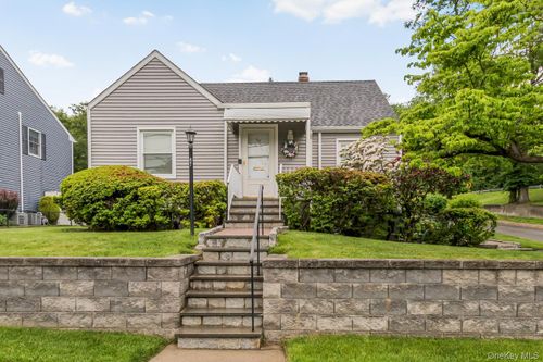 87 Etville Ave, Yonkers, NY, 10703-1104 | Card Image