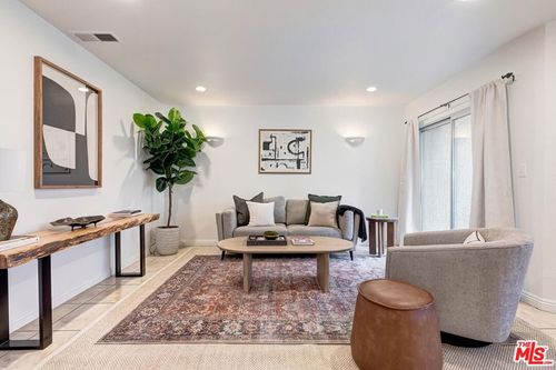 unit-3t-7651 Reseda Blvd, Reseda, CA, 91335-2803 | Card Image