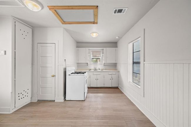 606 E 4 Th St, House other with 1 bedrooms, 1 bathrooms and null parking in Sweeny TX | Image 27