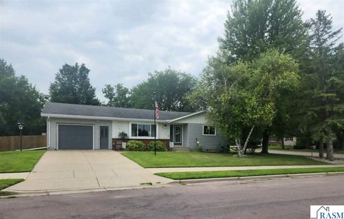 1615 Sunset Avenue, New Ulm, MN, 56073 | Card Image