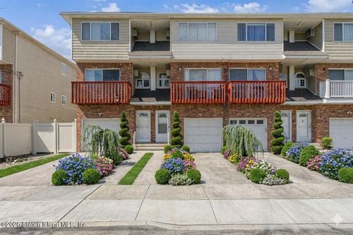 210 Tennyson Drive, Staten Island, NY, 10308 | Card Image
