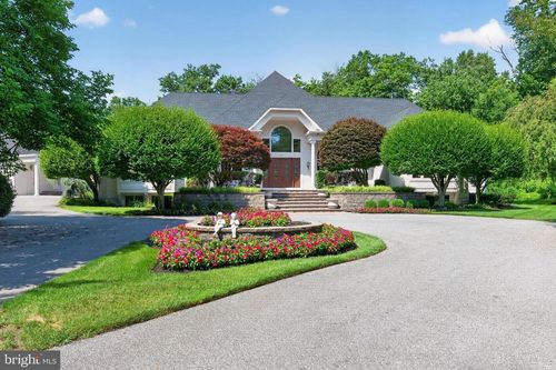 415 Bridgeboro Rd, Moorestown, NJ, 08057-1409 | Card Image
