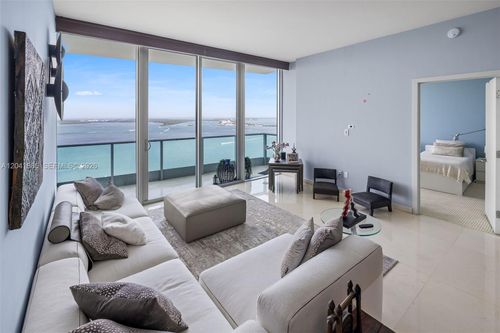 2909-1331 Brickell Bay Dr, Miami, FL, 33131-3684 | Card Image