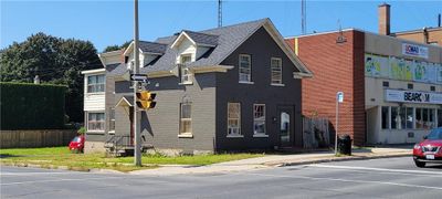 402 Pitt St, House other with 8 bedrooms, 3 bathrooms and 5 parking in Cornwall ON | Image 2