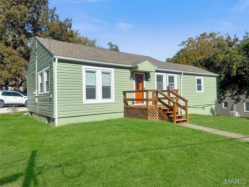 1802 Taylor St, Lexington, MO, 64067-1156 | Card Image