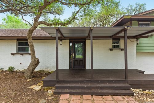 10116 Dos Cerros Dr, Boerne, TX, 78006-2780 | Card Image