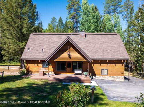 627 Grandview Dr, Alpine, WY, 83128 | Card Image