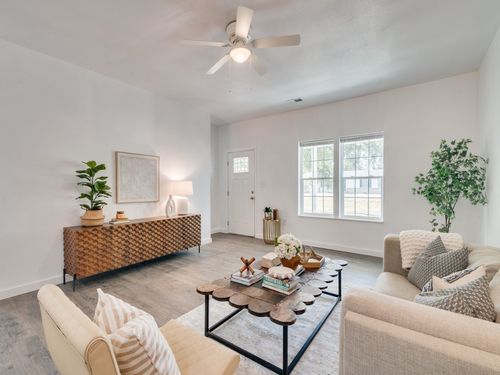 530 Maple St, Commerce, TX, 75428-3213 | Card Image