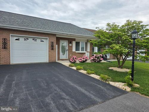 372 Winding Oak Dr, HAGERSTOWN, MD, 21740-7608 | Card Image