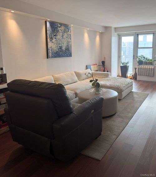 16ph-138-10 Franklin Ave, Flushing, NY, 11355-3314 | Card Image