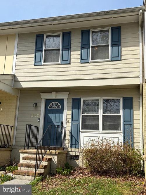 207 Greenhill Ct, RANSON, WV, 25438-1065 | Card Image