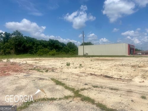 102 W Oak St, Mc Rae Helena, GA, 31055-4335 | Card Image