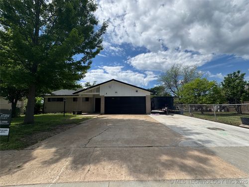 11710 E 28th Pl, Tulsa, OK, 74129-8014 | Card Image