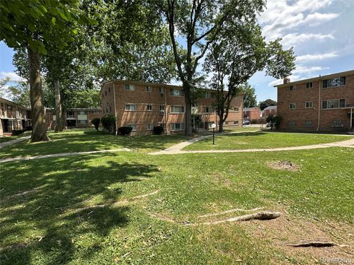 17274 Bentler St, Detroit, MI, 48219-4719 | Card Image