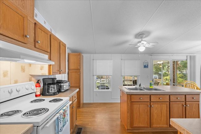 1415 Cedar St Ne, House other with 3 bedrooms, 2 bathrooms and 1 parking in Steinhatchee FL | Image 13