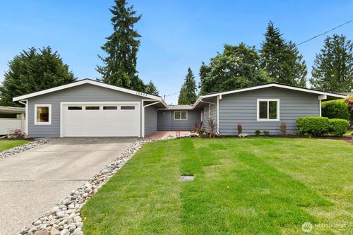 15433 Se 8th St, Bellevue, WA, 98007-5902 | Card Image