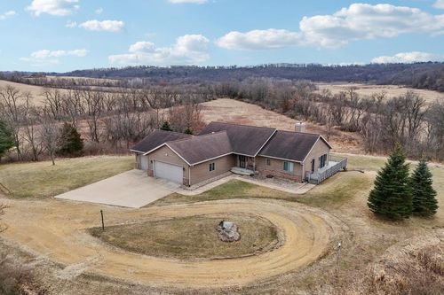 180 County Road F, BLANCHARDVILLE, WI, 53516-9145 | Card Image