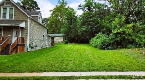 7215 Bruno Ave, Saint Louis, MO, 63143-2311 | Card Image