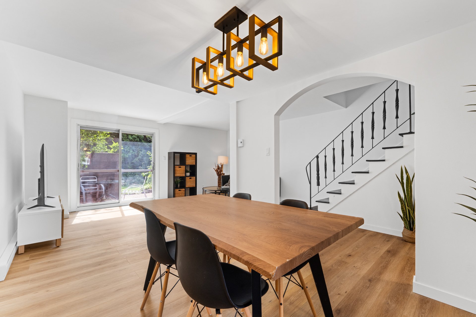 Residential in Dollard-Des-Ormeaux 4