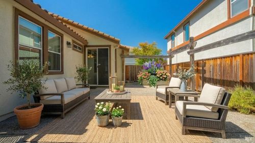 509 Clearwater Oak Ct, Fairfield, CA, 94534-6687 | Card Image