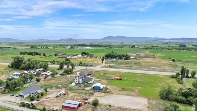 Overview of rural landscape with a mountain backdrop | Image 72