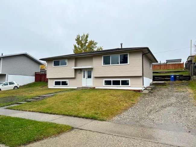 10250 97 Avenue, Home with 3 bedrooms, 2 bathrooms and 2 parking in Grande Cache AB | Image 21