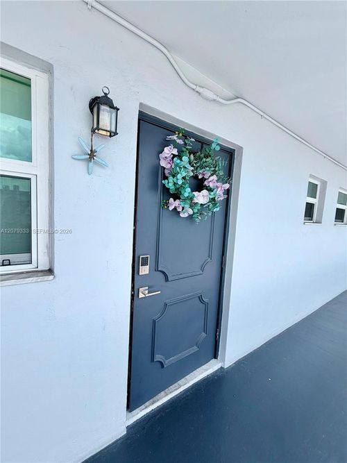 430-445 Ne 195th St, Miami, FL, 33179-3345 | Card Image