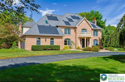 3685 Manor Rd, Bethlehem, PA, 18020-8609 | Card Image