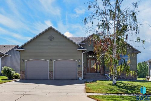 4305 W Pat St Street, Sioux Falls, SD, 57107 | Card Image