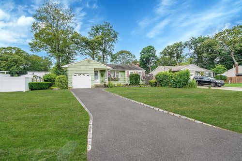 12 Pine Cone St, Middle Island, NY, 11953-1418 | Card Image