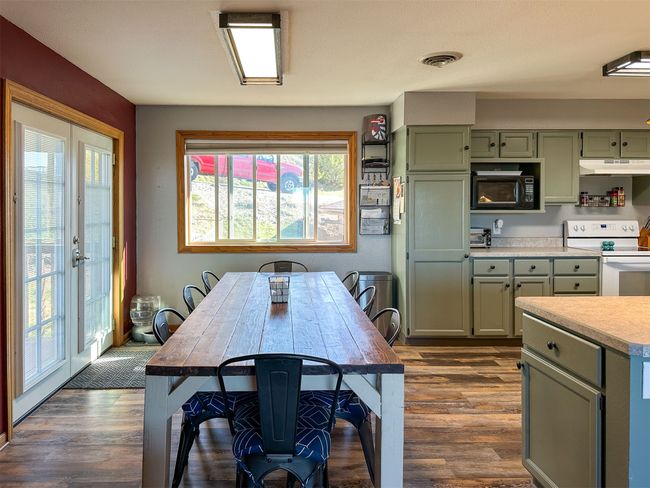 Open concept kitchen/living/dining | Image 29