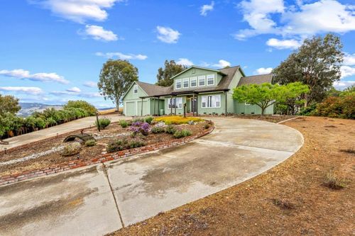 10230 Whiskey Hill Ln, Gilroy, CA, 95020-9314 | Card Image