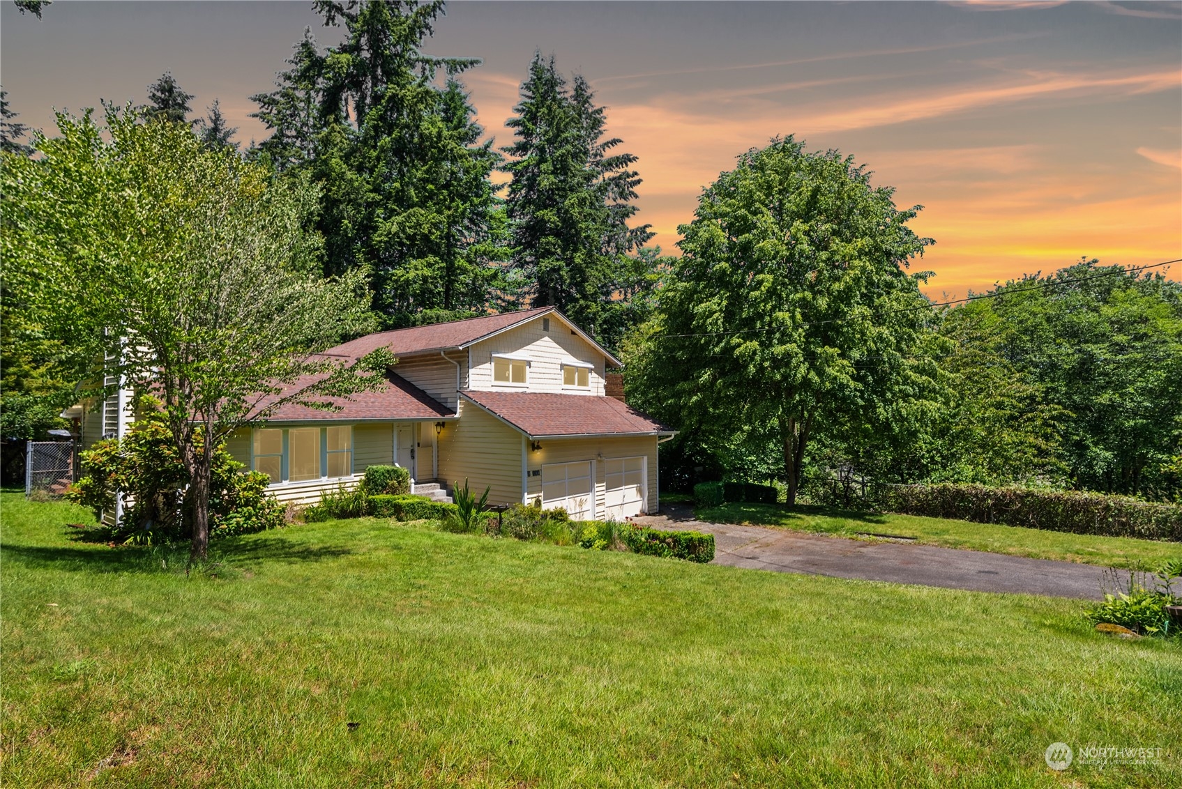 22598 22nd Place W, For Sale in Brier Zoocasa