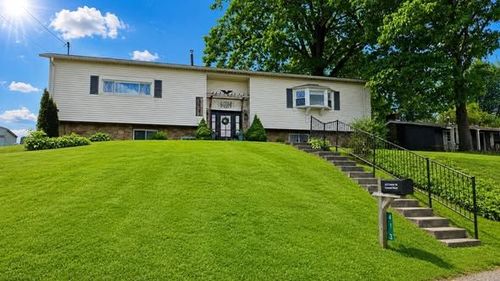 413 Center St, Hyde Park, PA, 15641-9705 | Card Image