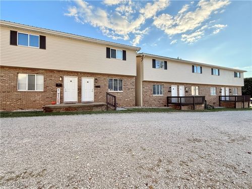 2608 Avery St, Parkersburg, WV, 26104-2563 | Card Image